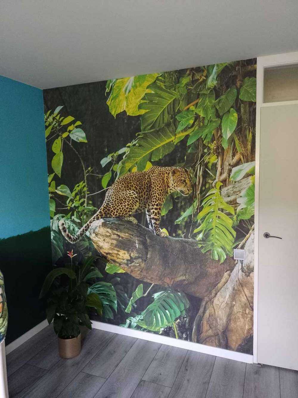 Leopard auf einem Ast
