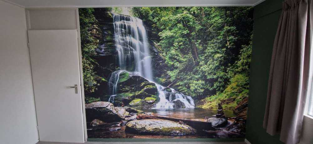 Dschungel-Wasserfall