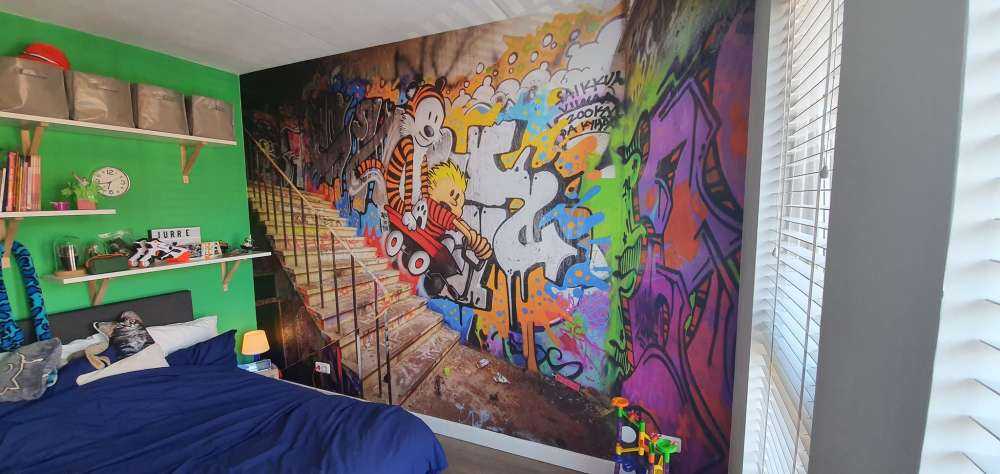 Treppenhaus mit Graffiti