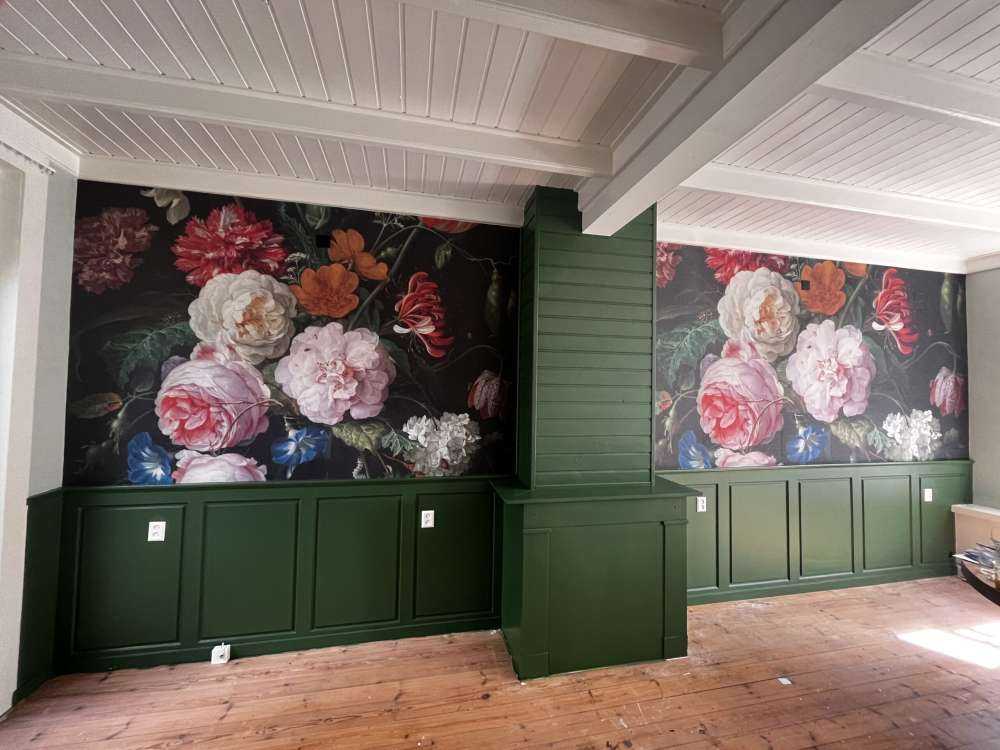 Stillleben mit Blumen in einer Glasvase
