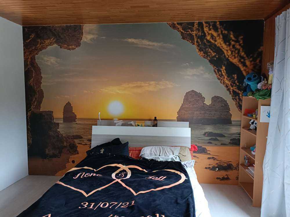 Sonnenaufgang aus einer Höhle