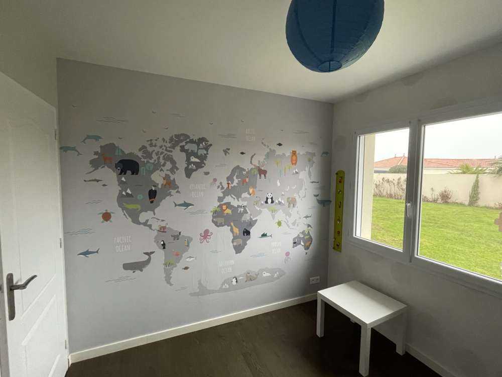 Weltkarte mit wilden Tieren