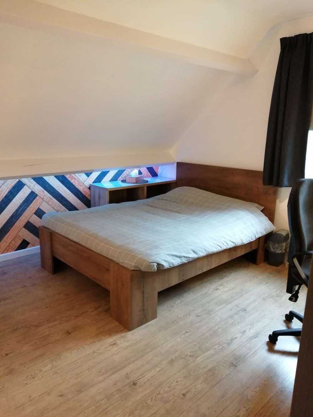 Fischgrätenmuster aus Holz