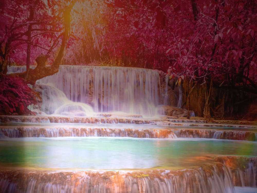Wasserfall im Dschungel