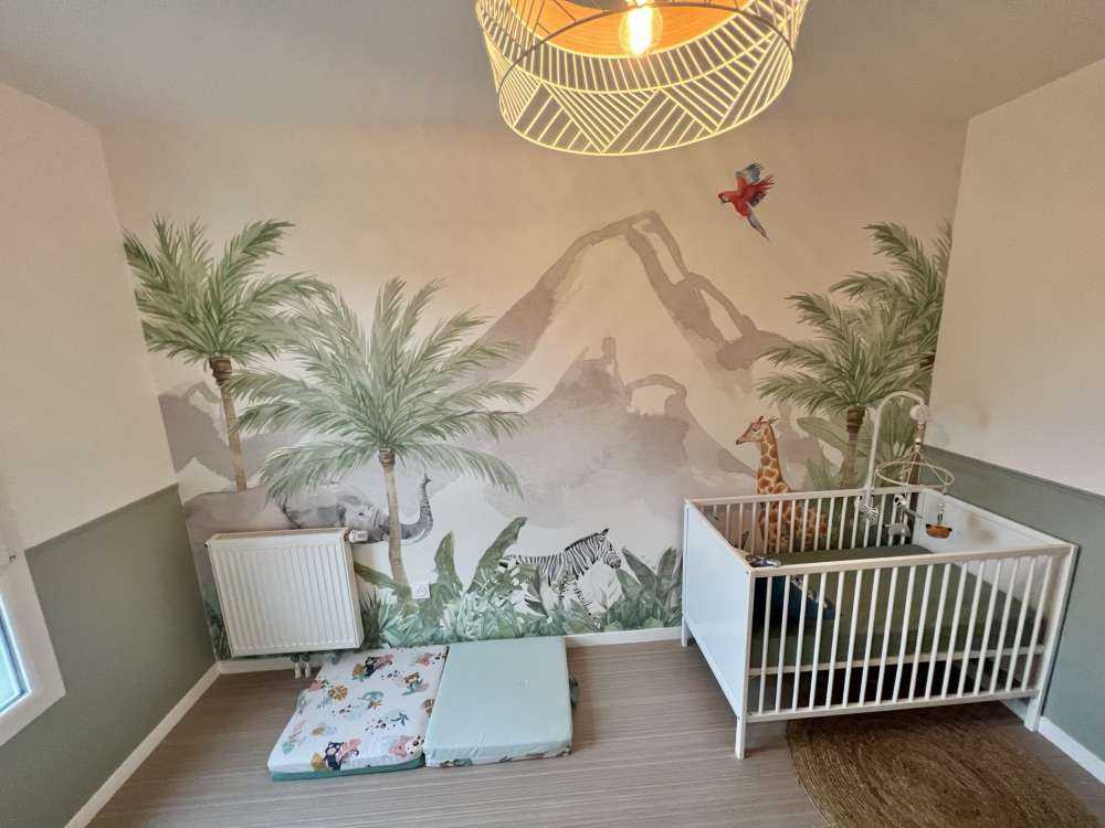 Tiere in einem grünen Dschungel