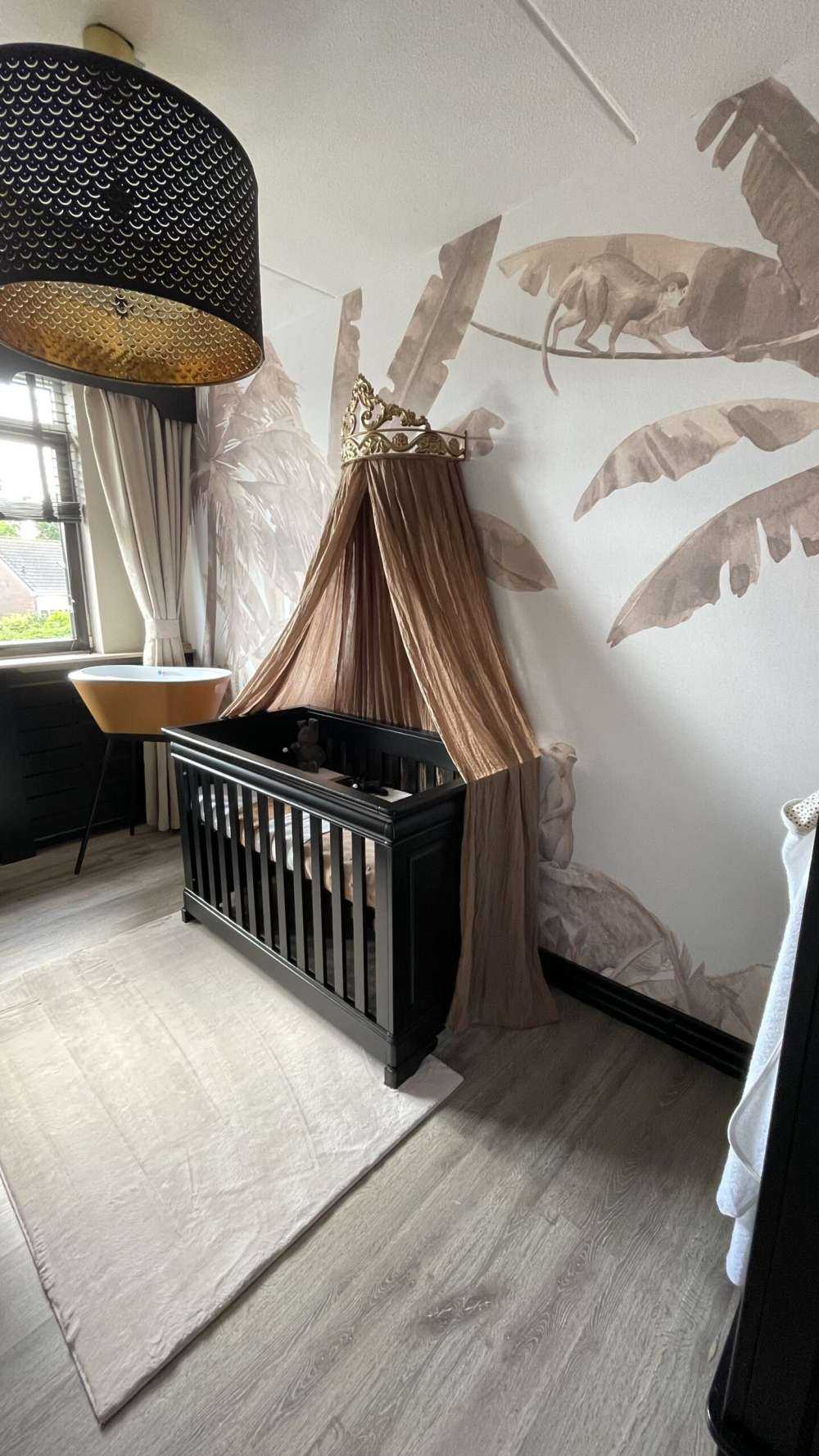 Kleine Dschungeltiere in Taupe