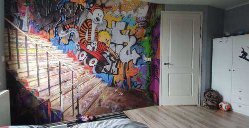 Treppenhaus mit Graffiti