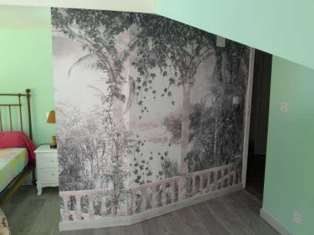 Tropische Bäume und Blätter