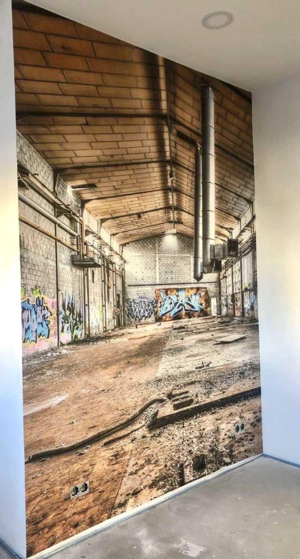 Fototapete mit einer alten verlassenen Fabrikhalle