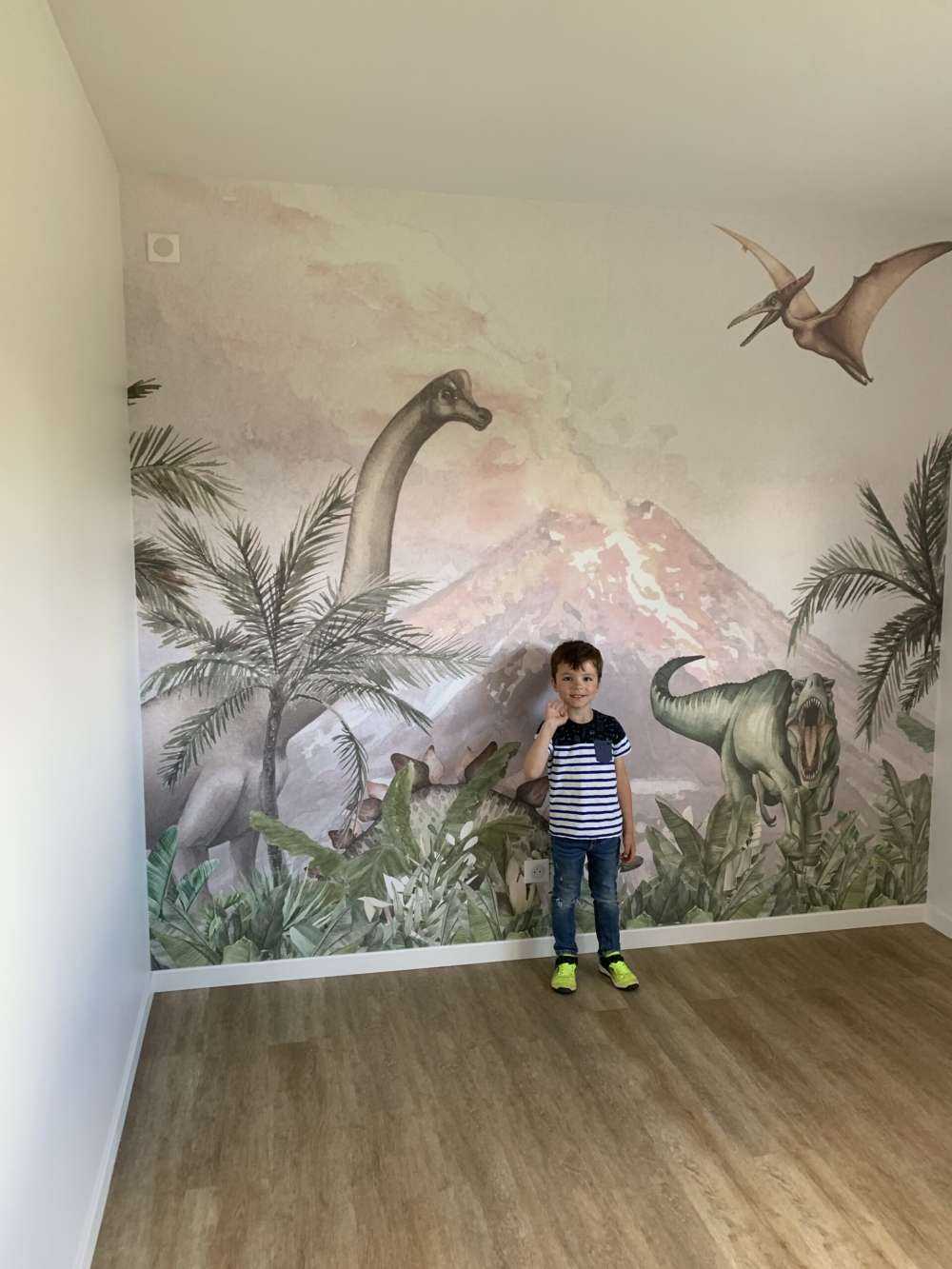 Dinosaurier bei einem Vulkan