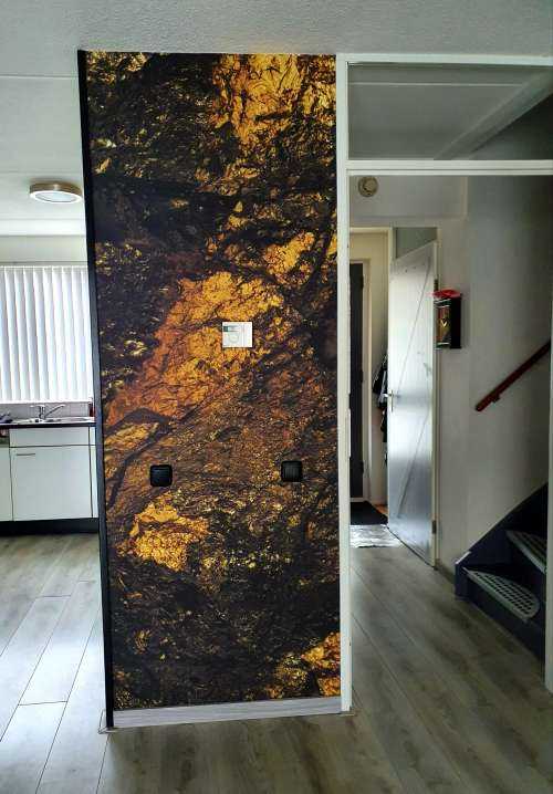 Stein mit Gold