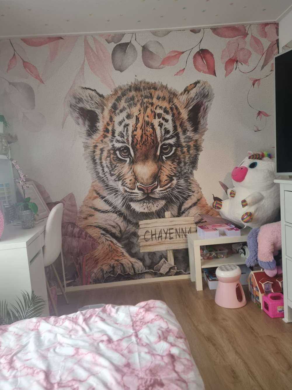 Niedlicher Tiger mit Pflanzen rosa