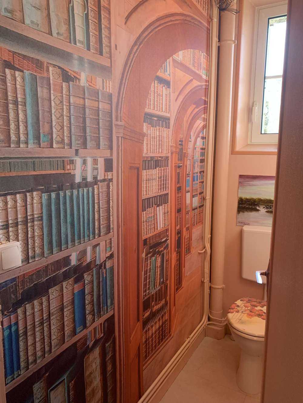 Hölzerne Buchengalerie