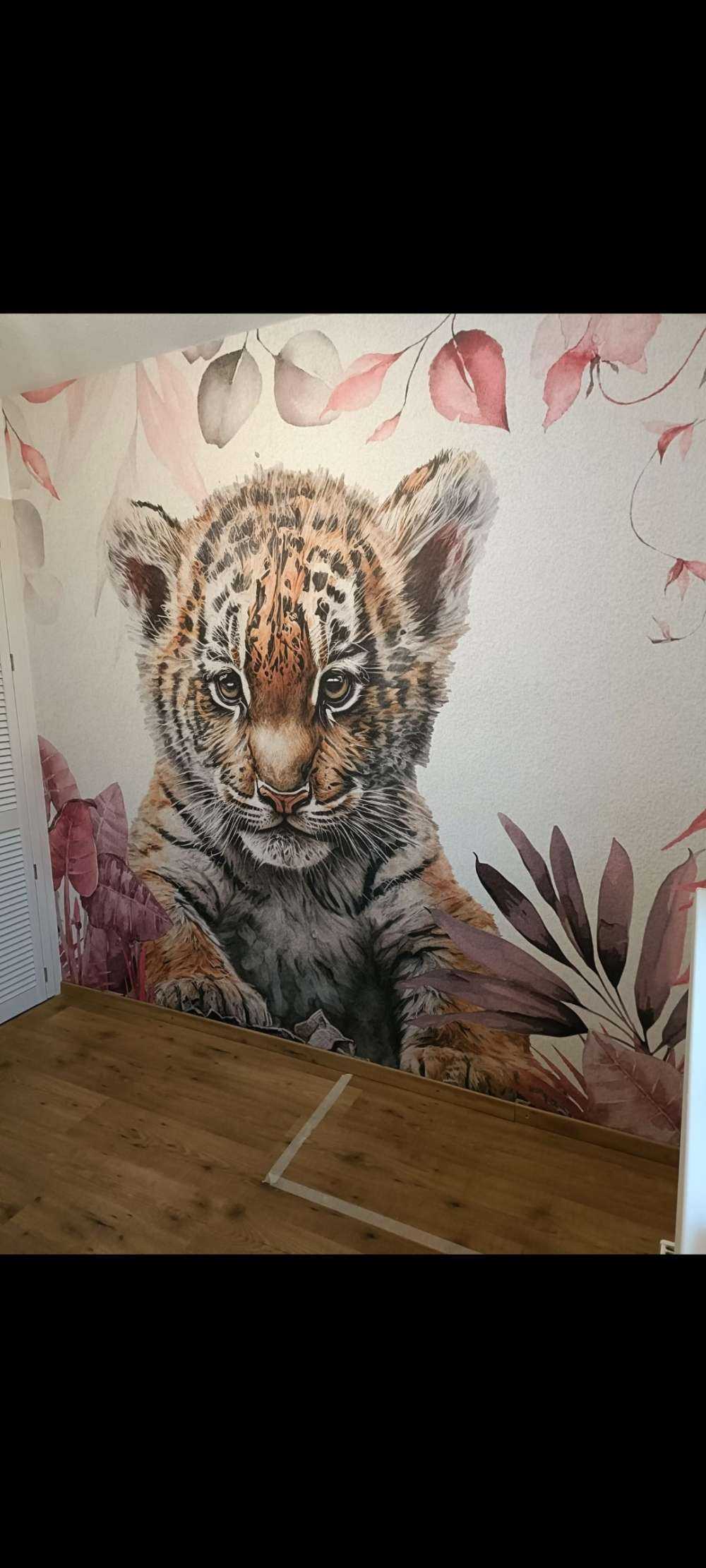 Niedlicher Tiger mit Pflanzen rosa