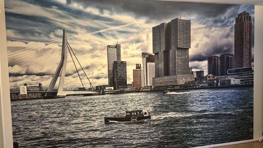 Skyline' Rotterdam mit Blick auf den Kop van Zuid in Farbe 
