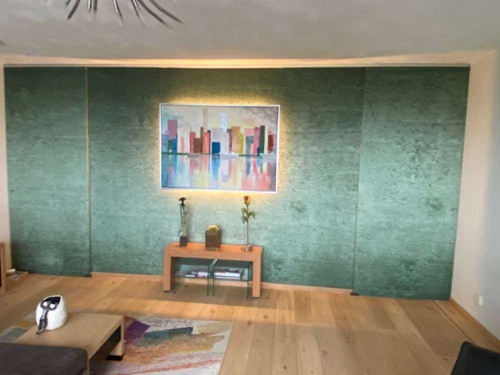 Grüne Betonwand