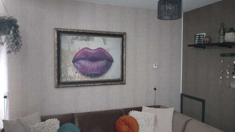 Lips are sealed
