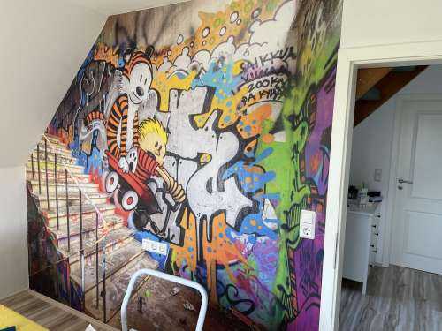 Treppenhaus mit Graffiti