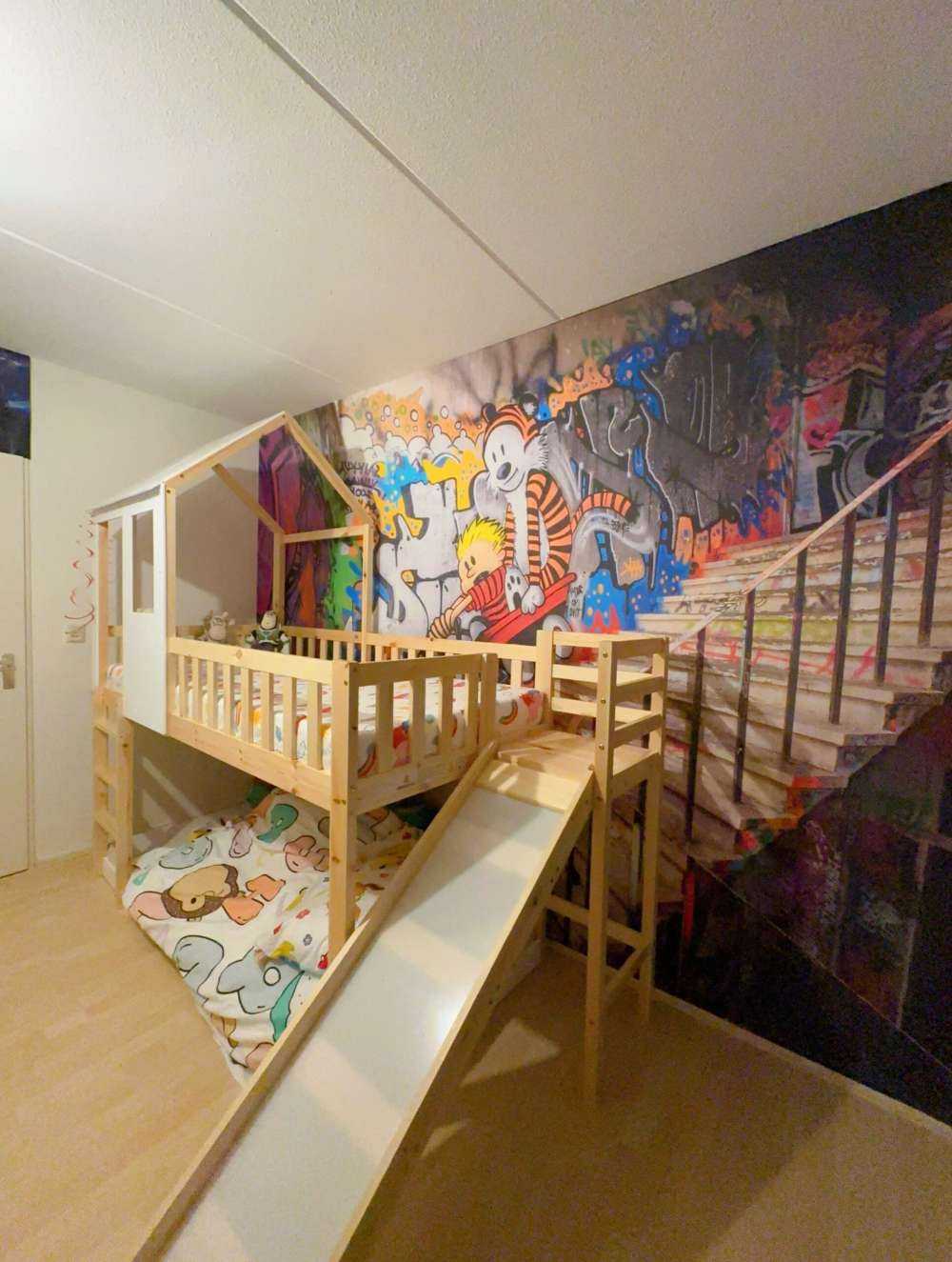 Treppenhaus mit Graffiti
