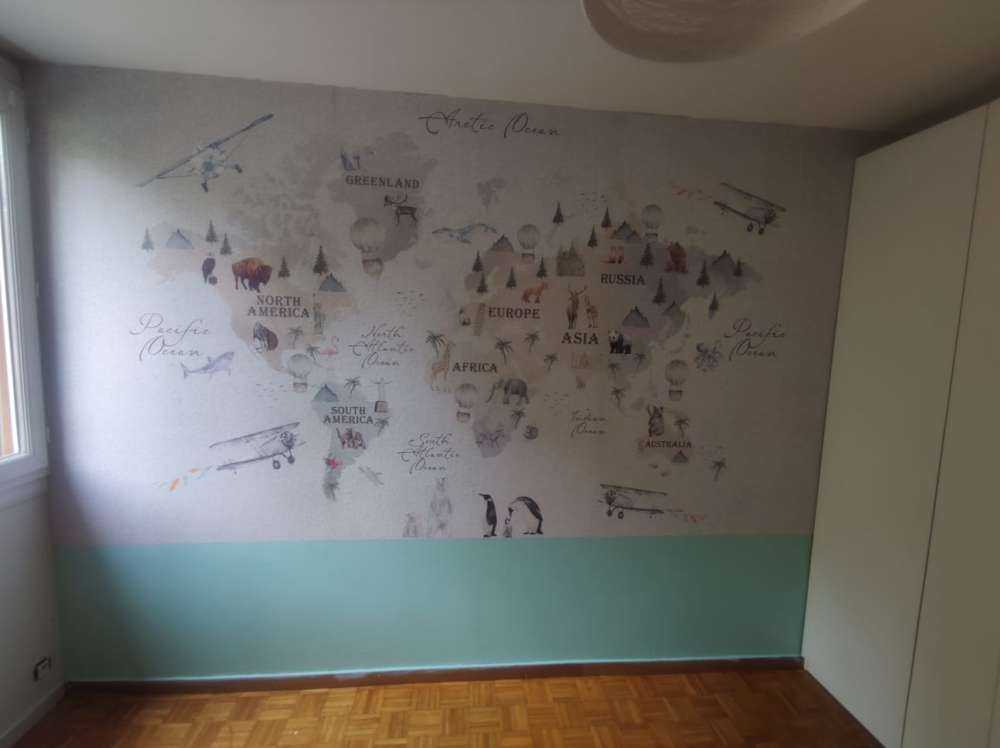 Weltkarte mit verschiedenen Tieren