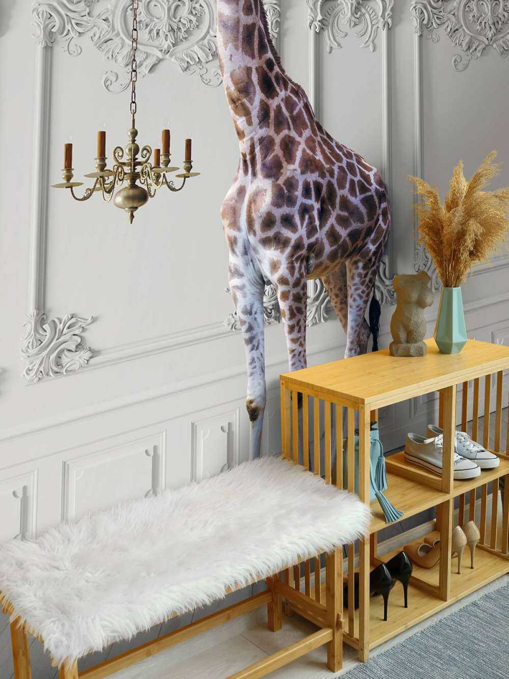 Giraffe mit Kerzenständer