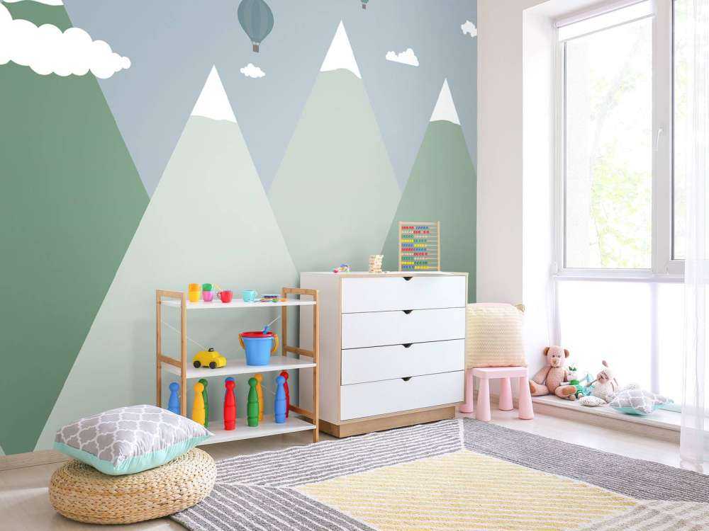 Berglandschaft mit Heissluftballons