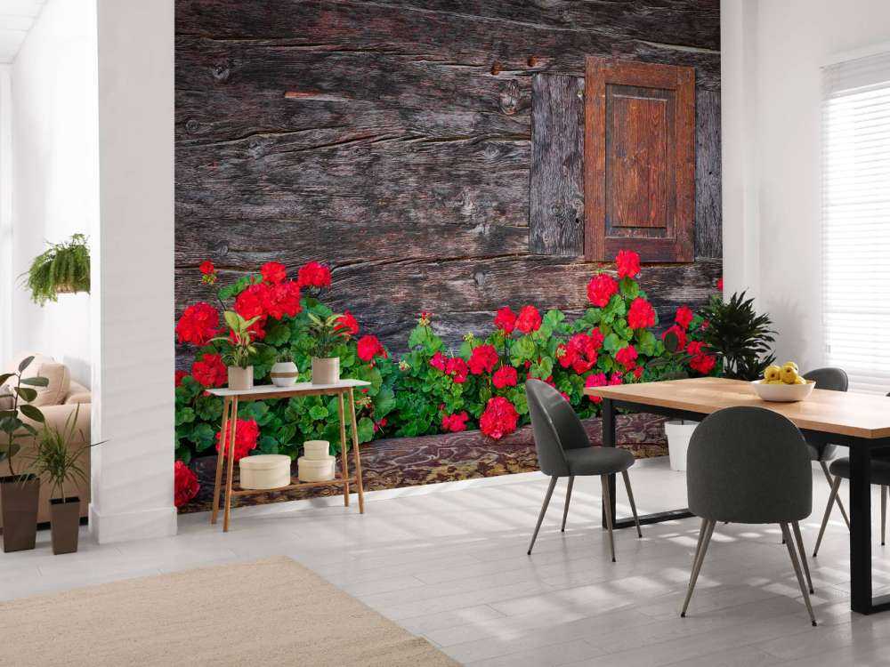 Altes Holz mit Blumen