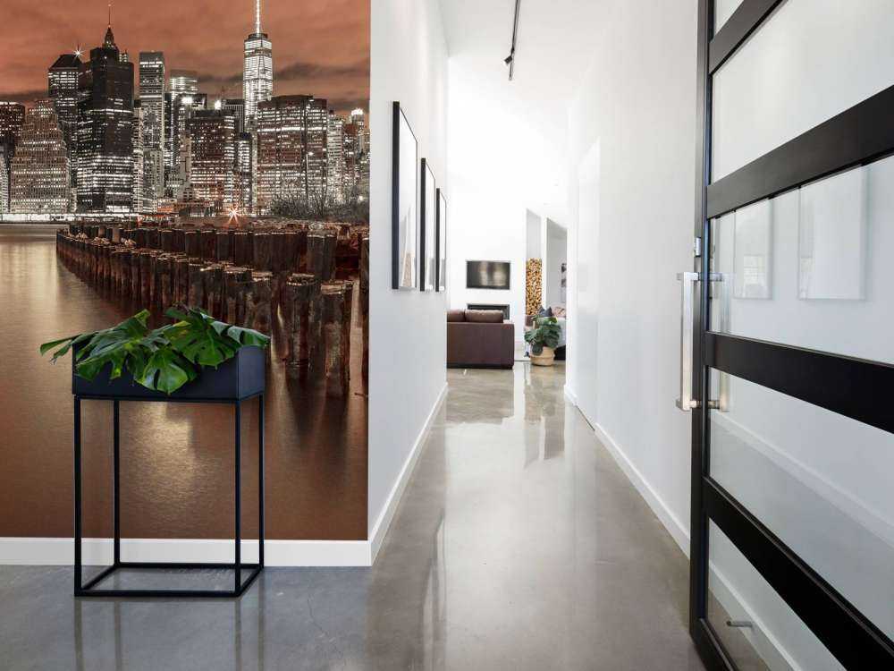 Skyline von Manhattan mit Wellenbrechern