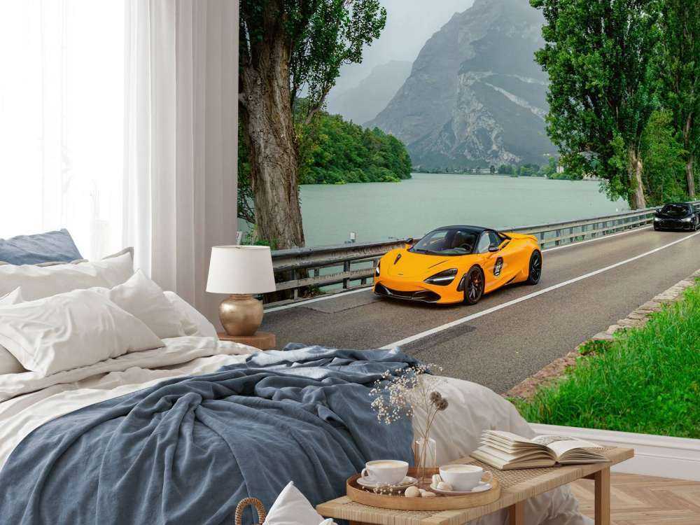 Ritt durch die Alpen entlang des Sees