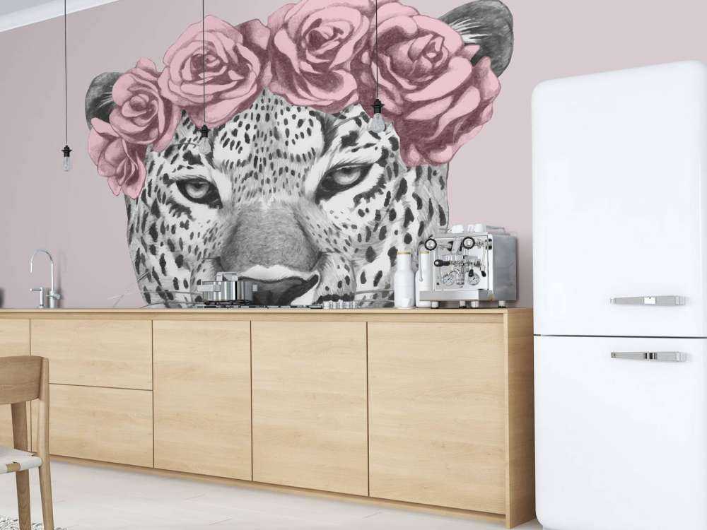 Leopard mit rosa Blumen