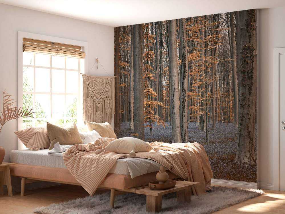 Wald mit pastellfarbenen Tönen