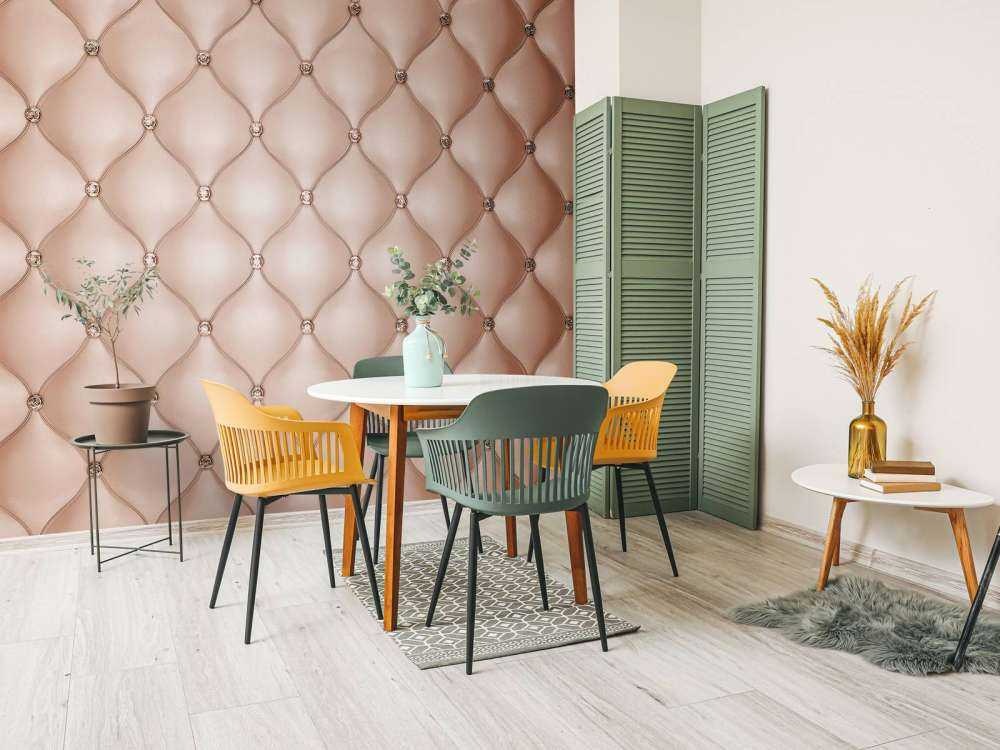 Schicke rosa collagierte Wand