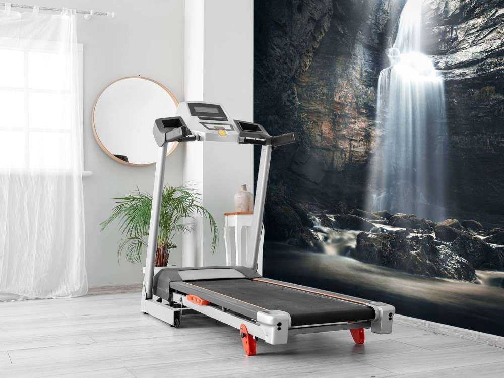 Höhle mit Wasserfall