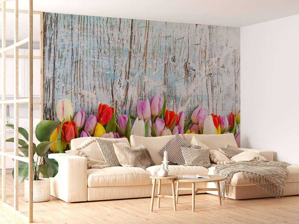 Tulpen mit Holz