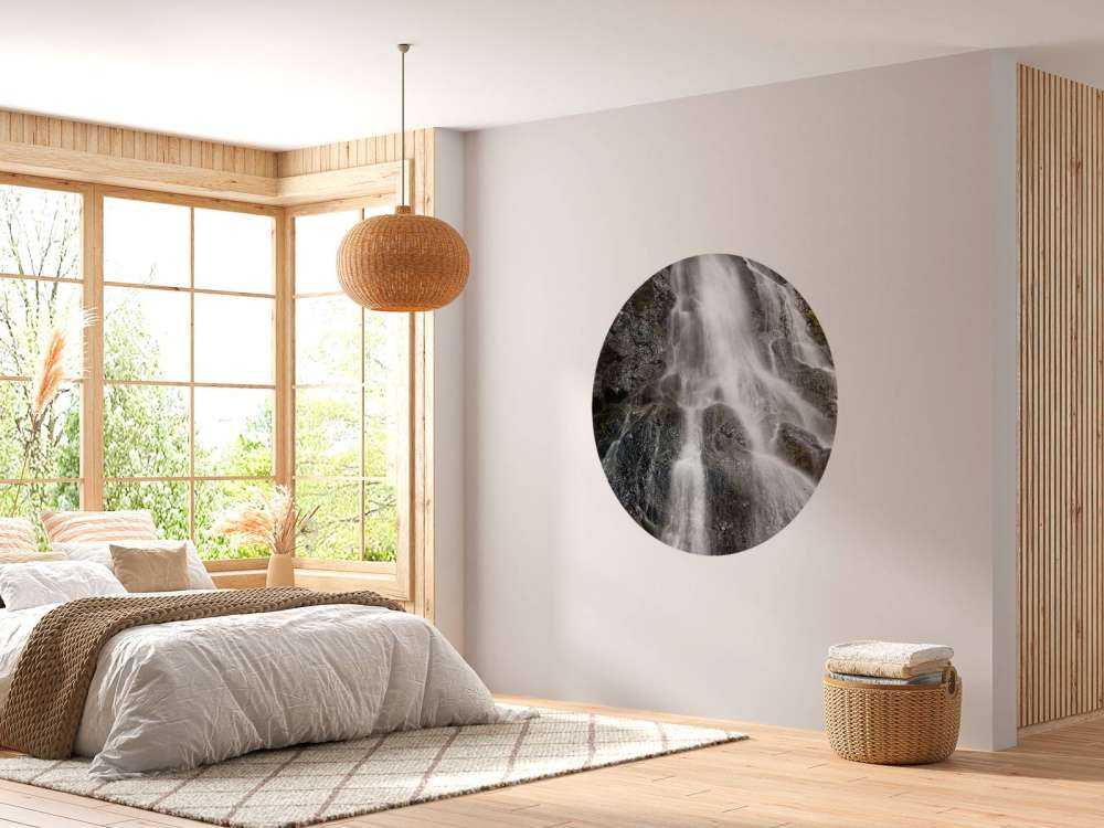 Wasserfall auf Felsen 