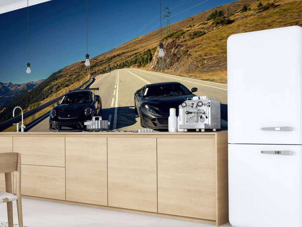 Schwarze Supersportwagen in Bergen