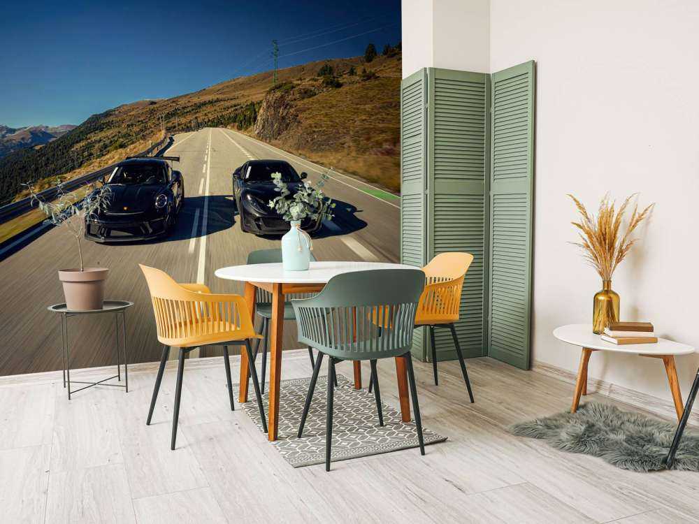 Schwarze Supersportwagen in Bergen