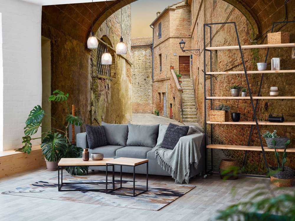 Schmale gewölbte Straße