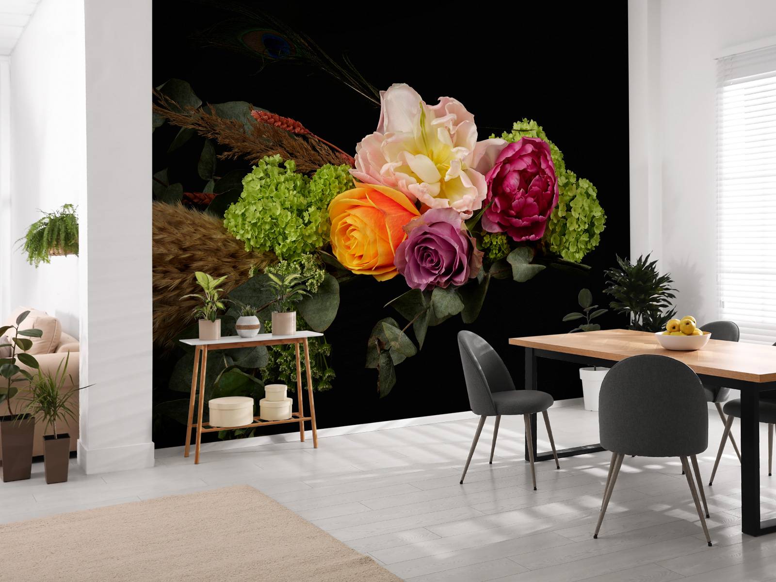 Blumenstrauß mit Feder