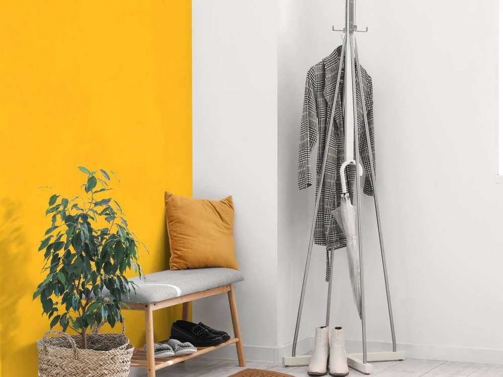 Sonniger orange gelber Beton