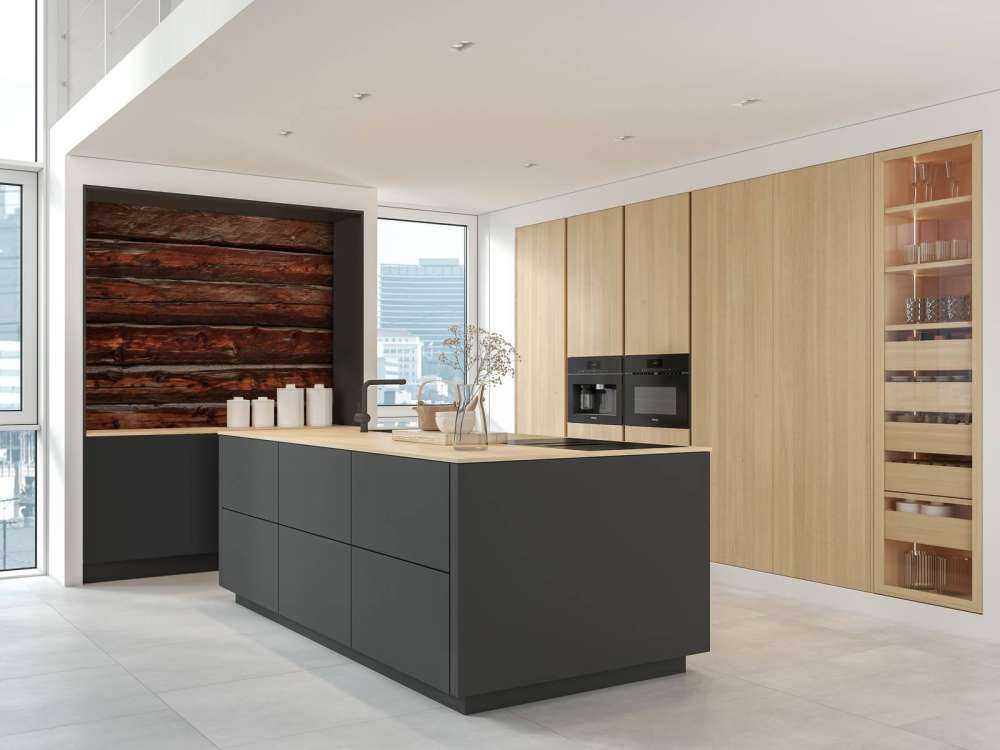 Altes knorriges Holz
