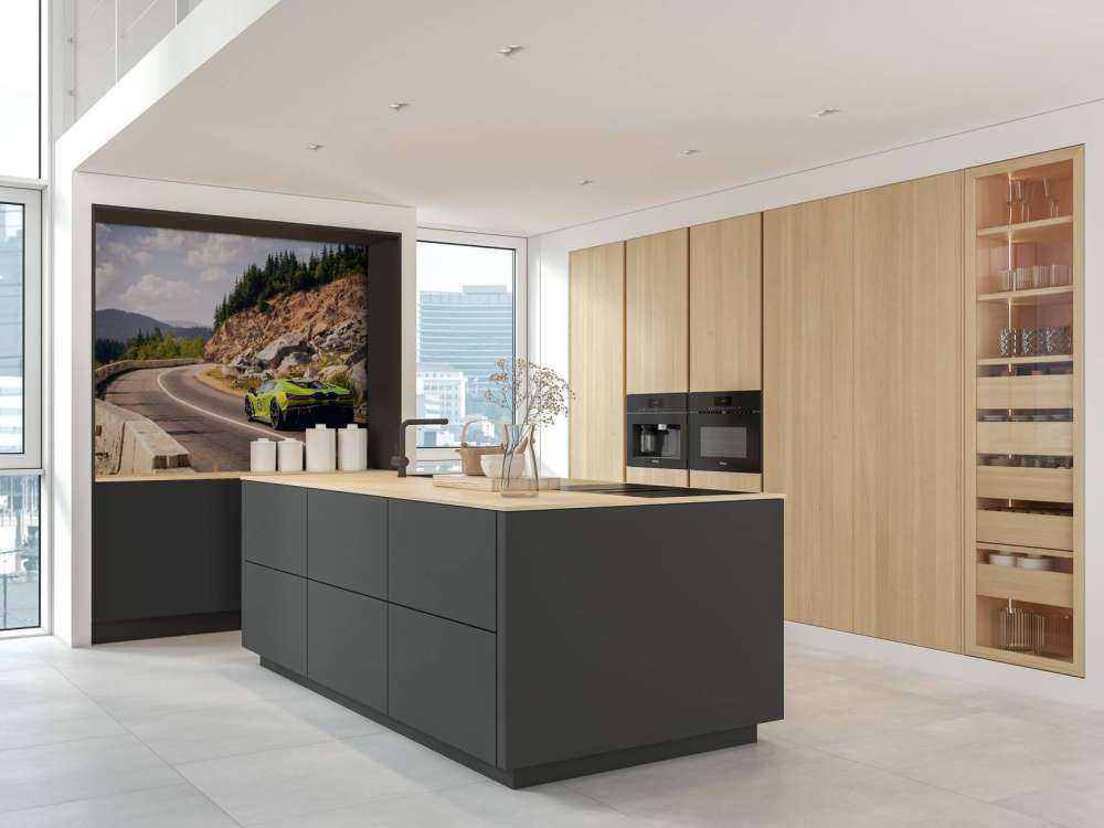 Lamborghini Revuelto in den Bergen