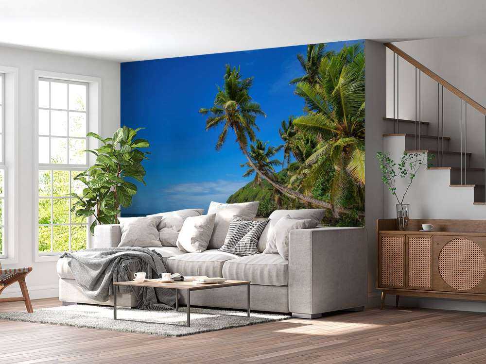 Sonniger breiter Strand