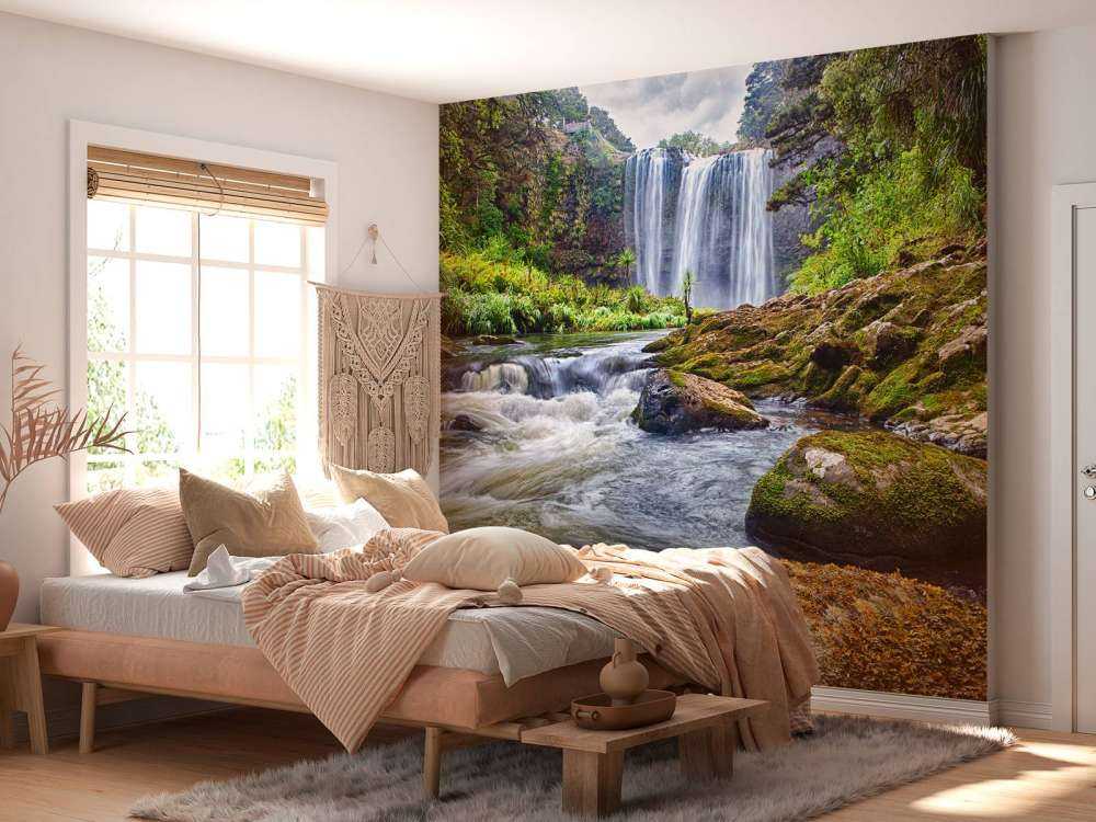 Wasserfall mit Steinen