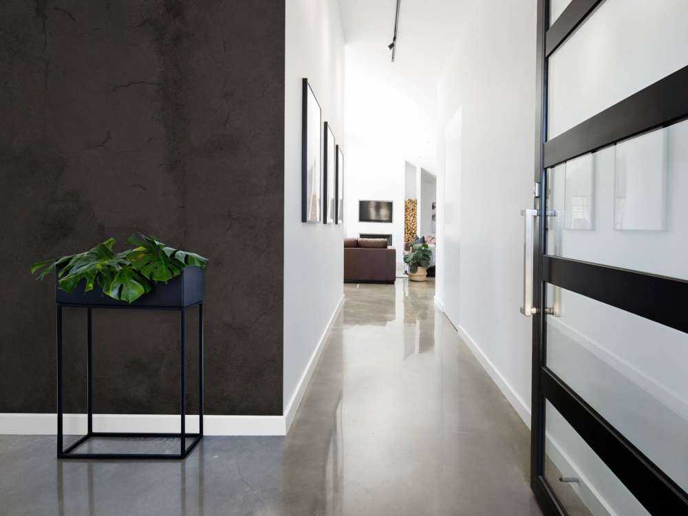 Sultana schwarzer Beton