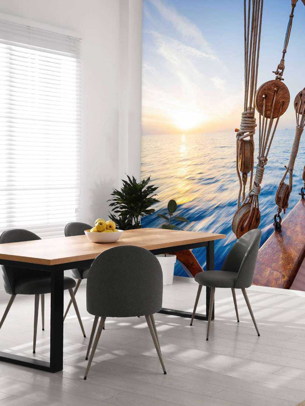 Segelboot bei Sonnenuntergang