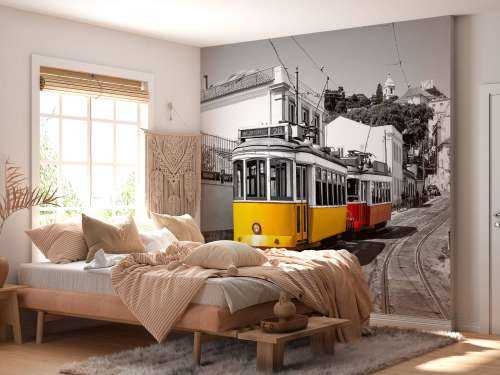 Gelbe und rote Straßenbahn
