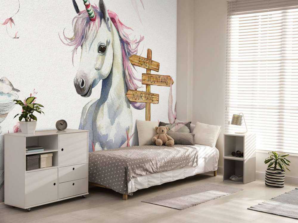 Baby-Einhorn mit Pflanzen rosa