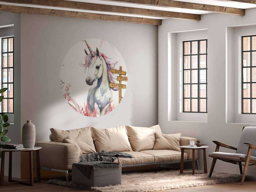 Baby-Einhorn mit Pflanzen rosa