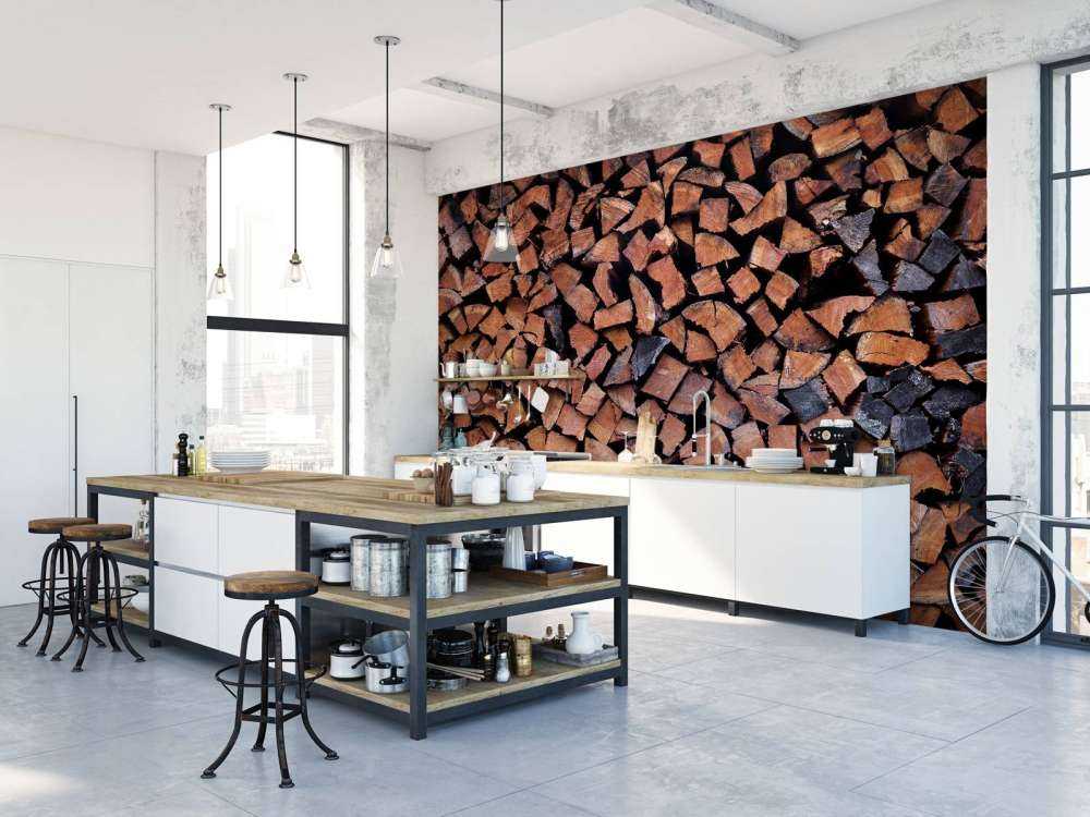 Gespaltenes und gestapeltes Holz